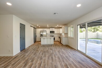 2070 E FREMONT DR
