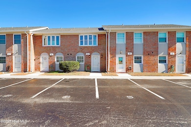 273 Salter Path Rd unit 8, Atlantic Beach, NC 28512 - photo 3