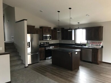 539 18th St NW, Sauk Rapids, MN 56379 - photo 2