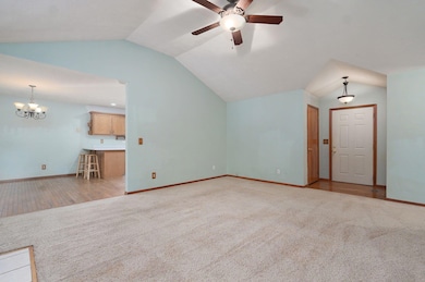 5-web-or-mls-907 West Turnberry Blvd-5