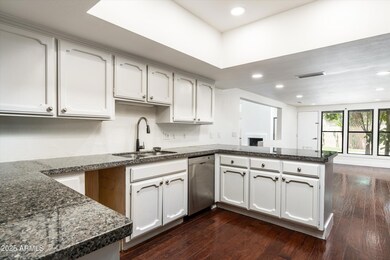 15-4434 E Camelback Rd #132 (15 of 39)