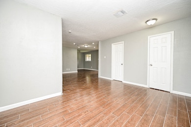 1702 Winter Bay Ln, Houston, TX 77088 - photo 4