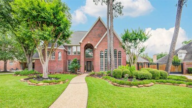 This beautiful Lakewood Estates home boasts 4 sides brick and is move in ready.