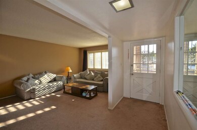 Villa 1517 N