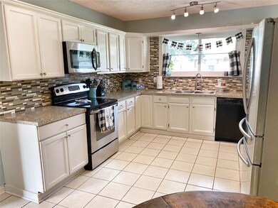 214 Avenue H, Brazoria, TX 77422 - photo 5