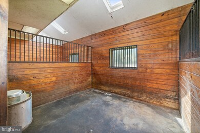 19606 Ridgeside Rd, Bluemont, VA 20135 - photo 7