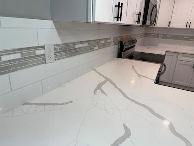 342 E Pleasant View Dr, Des Moines, IA 50315 - photo 7