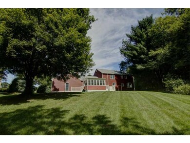 Yard/Garden. Fabulous large private yard