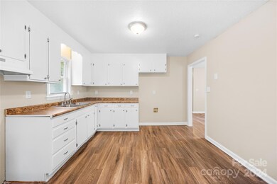 1114 8th St, Statesville, NC 28677 - photo 5