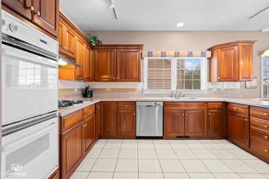 2762 Shetland Ln, Aurora, IL 60502 - photo 4