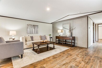 302 Pisces Dr, Granbury, TX 76049 - photo 4