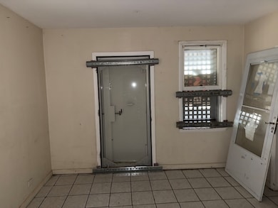 962 Oliver Ave, Aurora, IL 60506 - photo 4