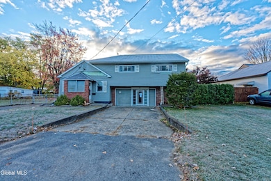 318 Chiswell Rd, Schenectady, NY 12304 - photo 2