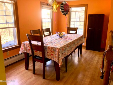 Kitchen nook