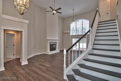 1304 Whispering Hills Ct, Effort, PA 18330 - photo 5