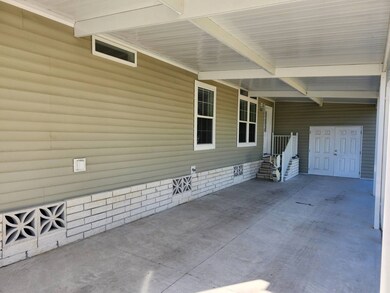 10905 Yucatan Ave, Riverview, FL 33569 - photo 5