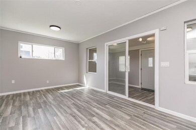 1721 2nd St SW, Cedar Rapids, IA 52404 - photo 7