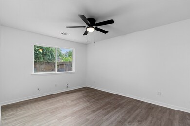 10710 Heather Hill Dr, Houston, TX 77086 - photo 6