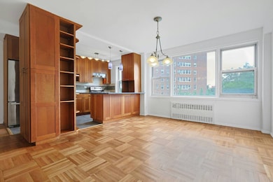 Briar Oaks unit A709, Bronx, NY 10471 - photo 5