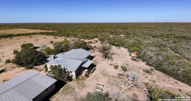 2198 County Road 653, Devine, TX 78016 - photo 7