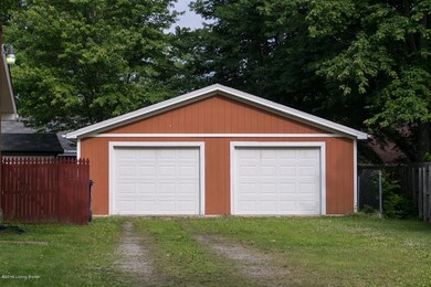 Oversizes 2 car garage