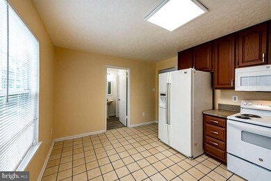 9410 Loch Leven Ct, Laurel, MD 20723 - photo 5