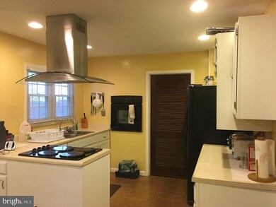 27 Peartree Ln, Willingboro, NJ 08046 - photo 6