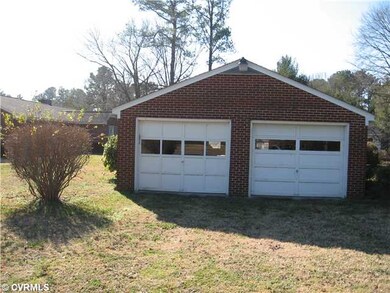 Parking Lot/Garage