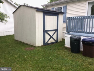 B11 Thomas St, East Windsor, NJ 08520 - photo 3