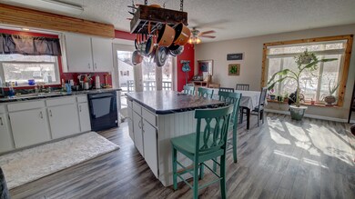 Kitchen Dining 1