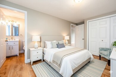 825 W Main St unit 4, Hyannis, MA 02601 - photo 3