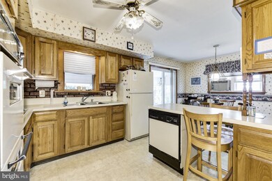 308 Lippincott Ave, Riverside, NJ 08075 - photo 4