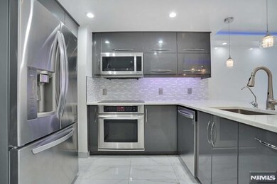 Palisades unit 710, Fort Lee, NJ 07024 - photo 5