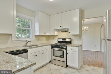 4709 Rams Head Ct, Rockville, MD 20853 - photo 5