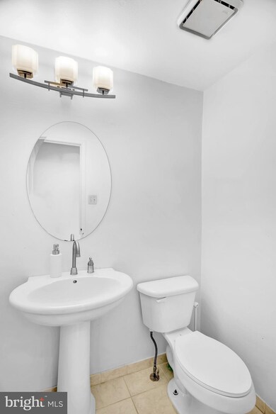 3002 Gazebo Ct, Silver Spring, MD 20904 - photo 7