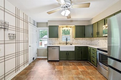 3925 55th St, Des Moines, IA 50310 - photo 5