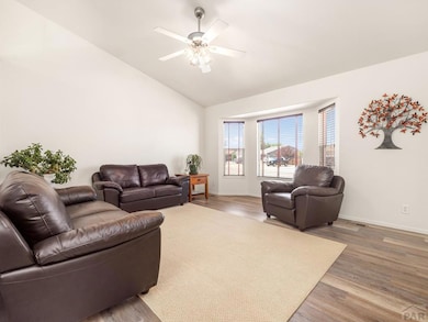 Living room with Vaulted Ceilings