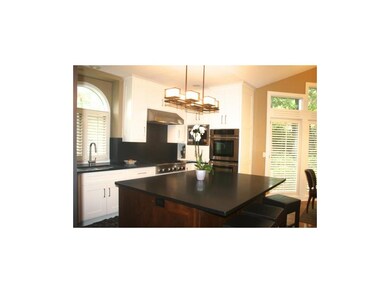 Amazing Kitchen recently updated. EVERYTHING IS NE