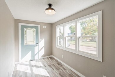 2226 Des Moines St, Des Moines, IA 50317 - photo 2