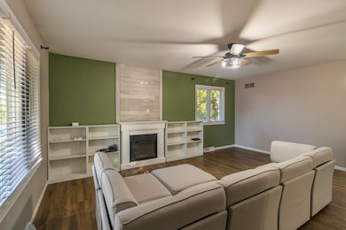 115 Lamplighter Loop SE, Poplar Grove, IL 61065 - photo 2