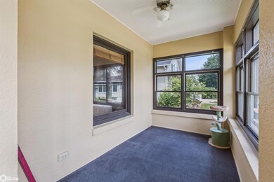 909 Elm St, Grinnell, IA 50112 - photo 3