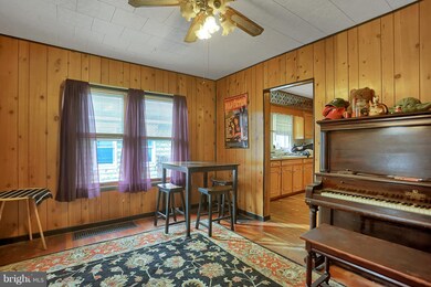 471 S 4th St, Chambersburg, PA 17201 - photo 5