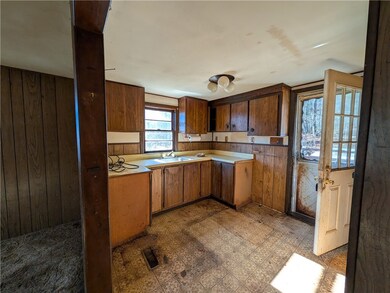 109 Saunders Brook Rd, Glocester, RI 02814 - photo 4