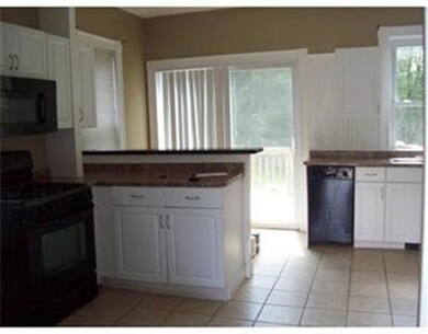 516 Union St unit A, Rockland, MA 02370 - photo 2