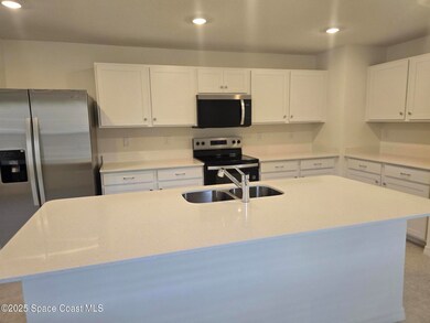 561 Richmond Cir SW, Palm Bay, FL 32908 - photo 3