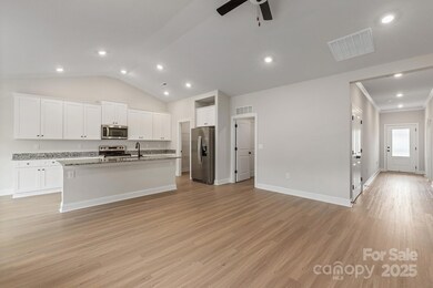 4131 Bolo Dr, Charlotte, NC 28215 - photo 3