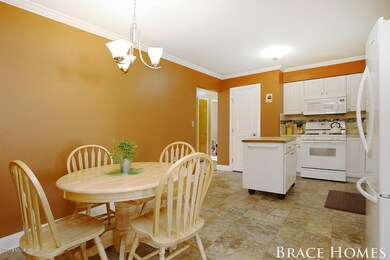 1631 Herrick Ave NE, Grand Rapids, MI 49505 - photo 7