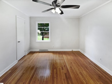 8 Howell Cir, Greenville, SC 29615 - photo 5