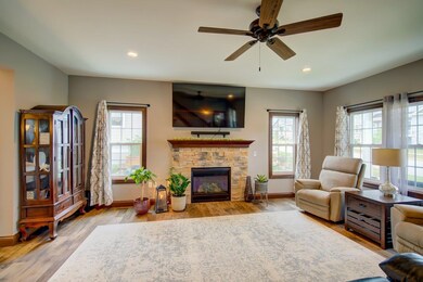 6288 Stone Gate Dr, Fitchburg, WI 53719 - photo 5