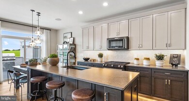 34 Tamarack Cir, Norristown, PA 19403 - photo 3